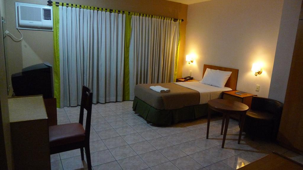 Sequoia Inn Davao City Rom bilde